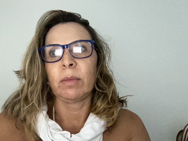 Carmélia J Ferreira